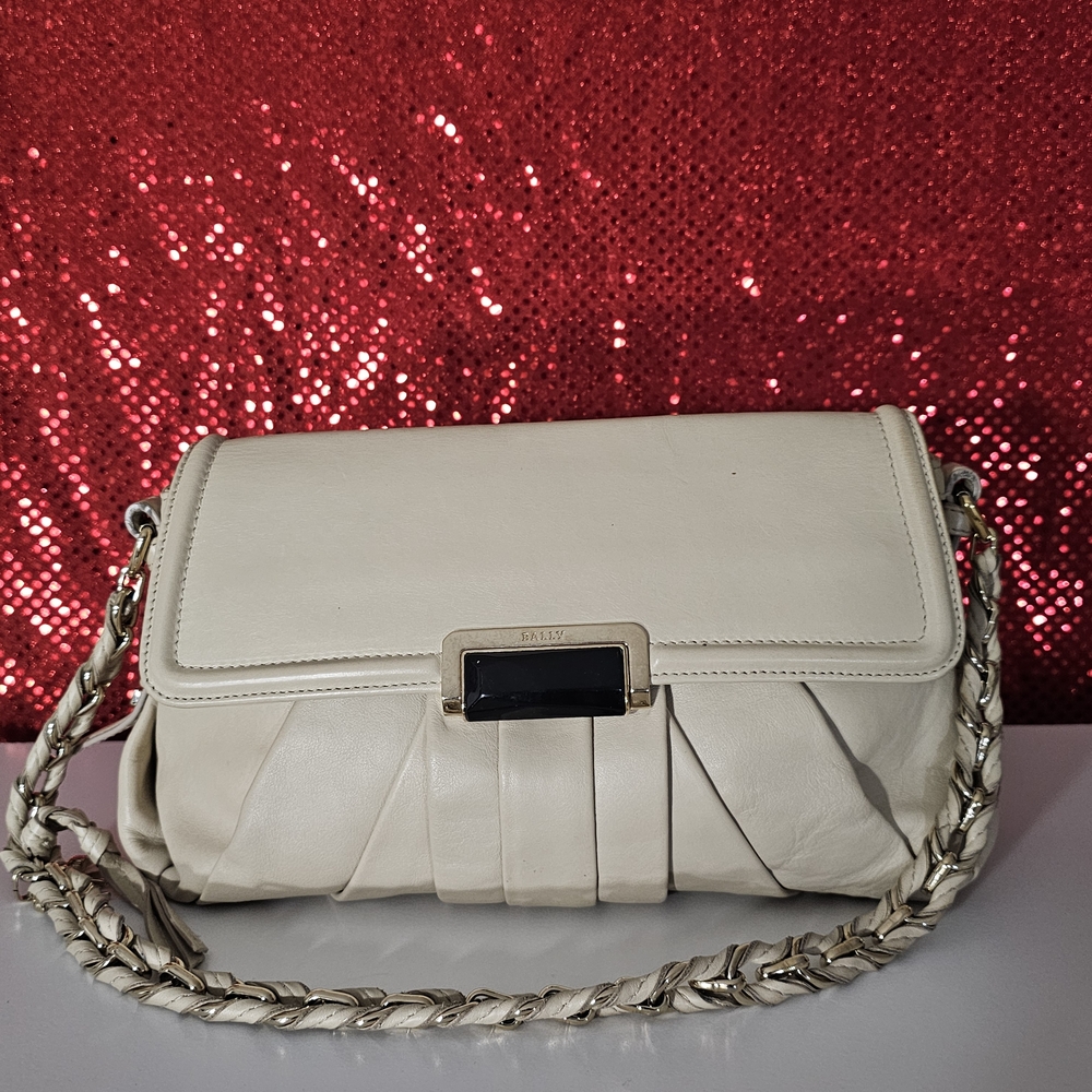 Bally Cream Shoulder Bag with Chain Strap and Minimalist Design